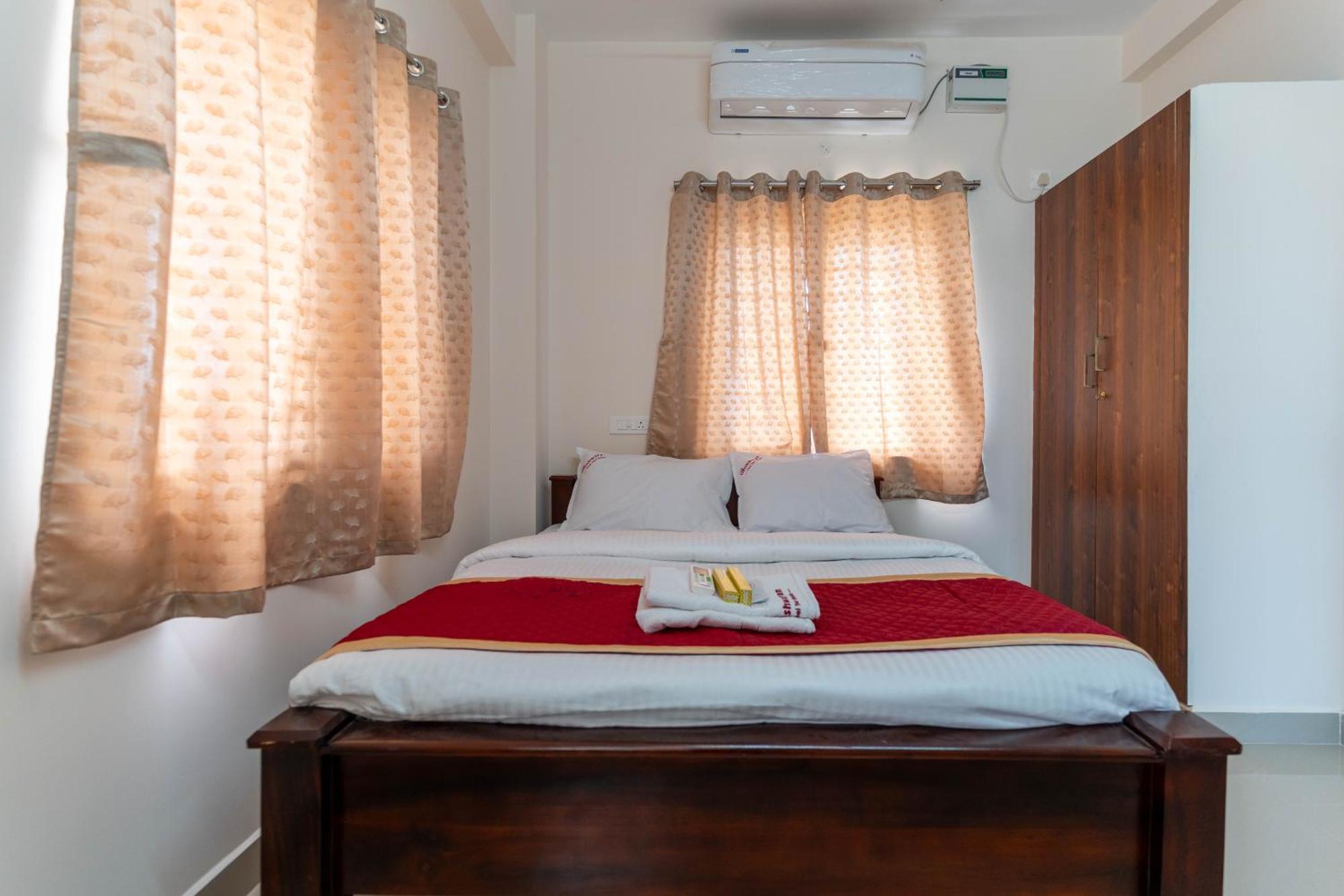 Aishwaryam Service Apartment Ченнаи Экстерьер фото